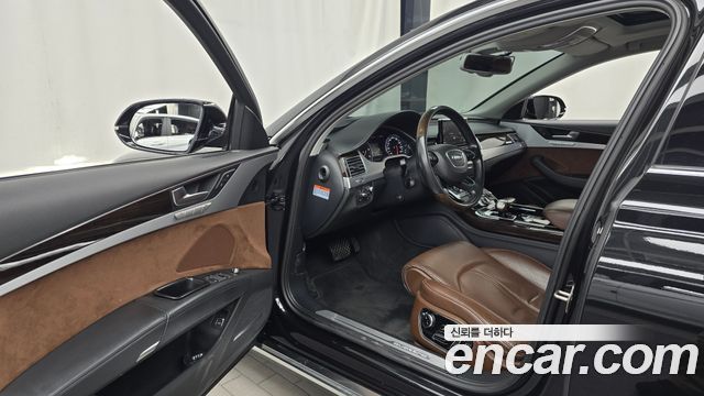 Audi A8 2015 — photo 10