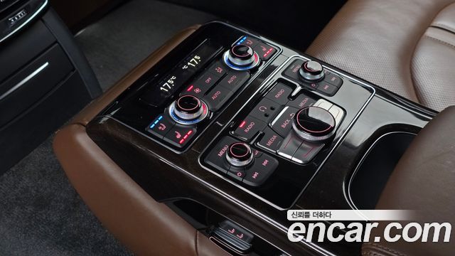 Audi A8 2015 — photo 19