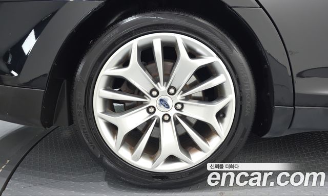 Ford Taurus 2016 — photo 5