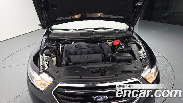 Ford Taurus 2016 — photo 6
