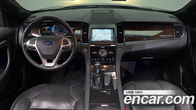 Ford Taurus 2016 — photo 10