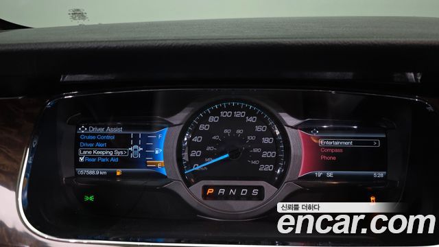 Ford Taurus 2016 — photo 11