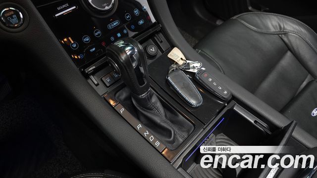 Ford Taurus 2016 — photo 12