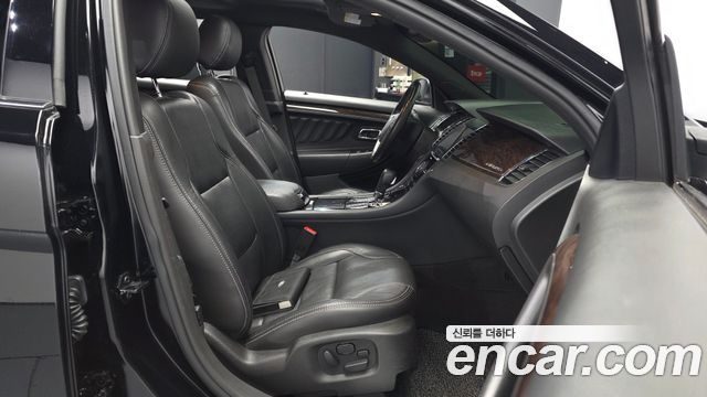 Ford Taurus 2016 — photo 17