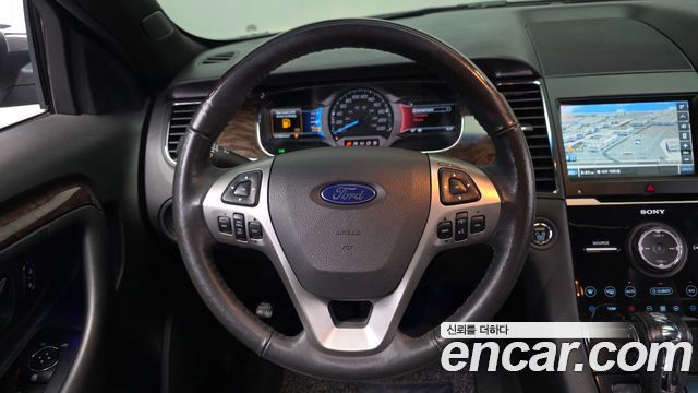 Ford Taurus 2016 — photo 19