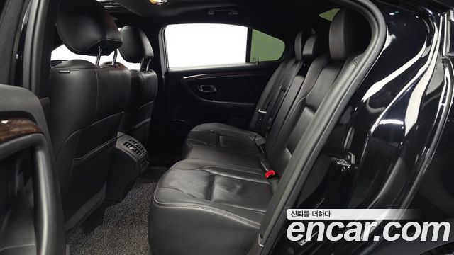 Ford Taurus 2016 — photo 16