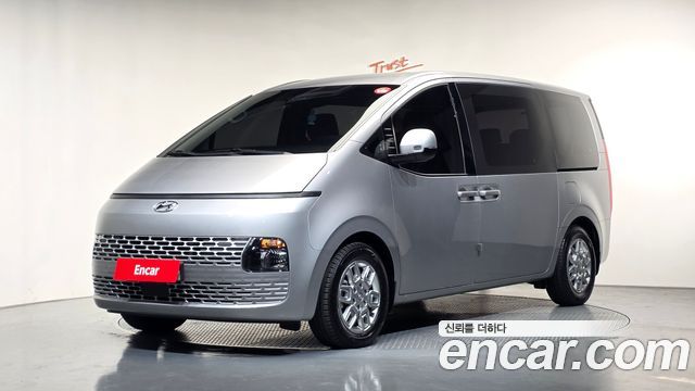 Hyundai Staria 2023 — photo 1