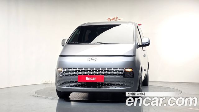 Hyundai Staria 2023 — photo 3
