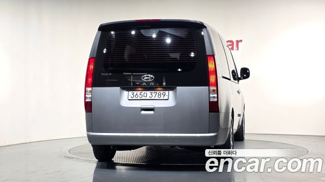 Hyundai Staria 2023 — photo 4