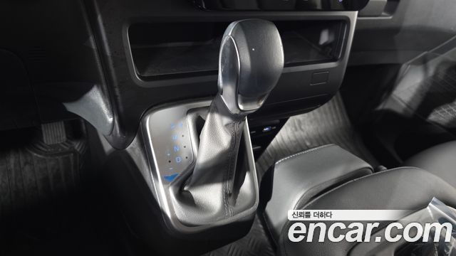Hyundai Staria 2023 — photo 12
