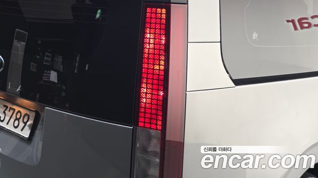 Hyundai Staria 2023 — photo 9