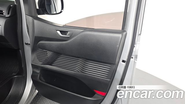 Hyundai Staria 2023 — photo 14