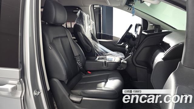 Hyundai Staria 2023 — photo 16
