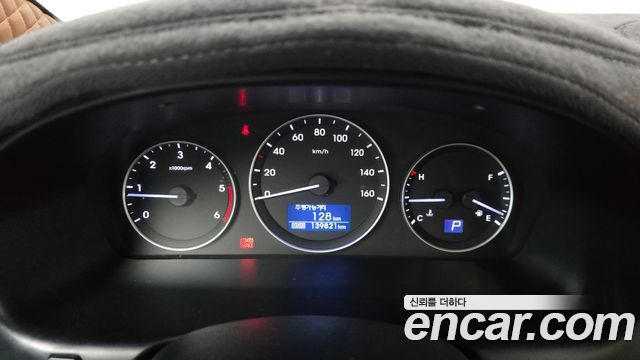 Hyundai Starex 2016 — photo 8
