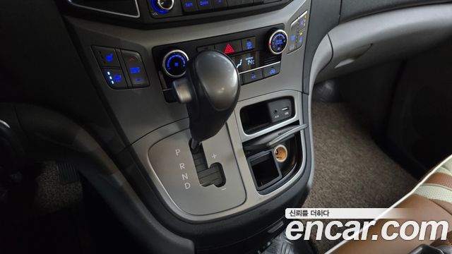 Hyundai Starex 2016 — photo 9