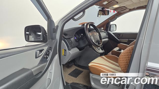 Hyundai Starex 2016 — photo 10