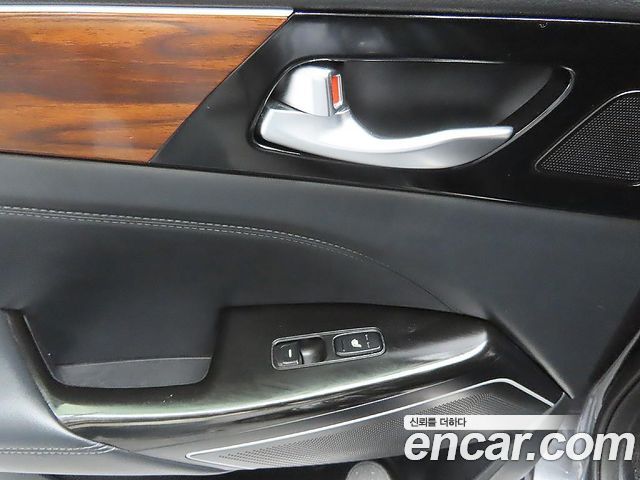 Kia K7 2017 — photo 11