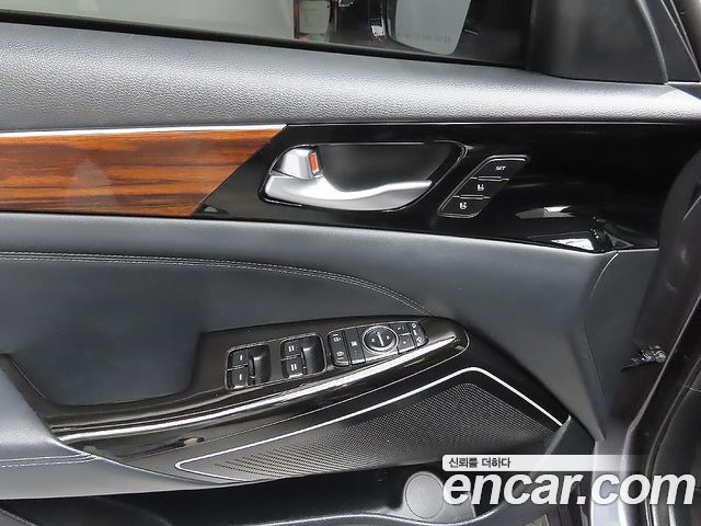 Kia K7 2017 — photo 13