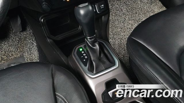 Jeep Renegade 2021 — photo 9