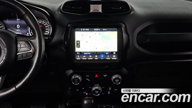 Jeep Renegade 2021 — photo 14