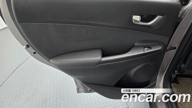 Hyundai Kona 2018 — photo 15