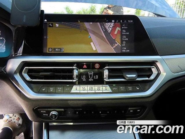 BMW 3-Series 2021 — photo 13