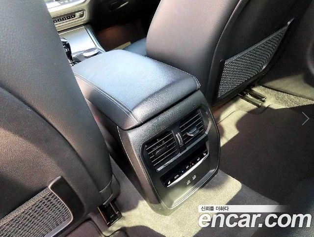 BMW 3-Series 2021 — photo 15