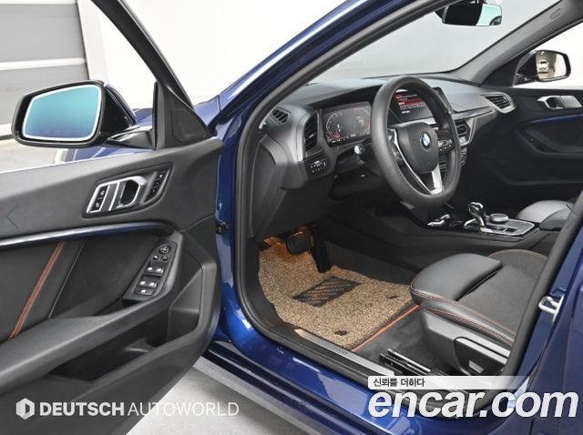 BMW 1-Series 2020 — photo 11