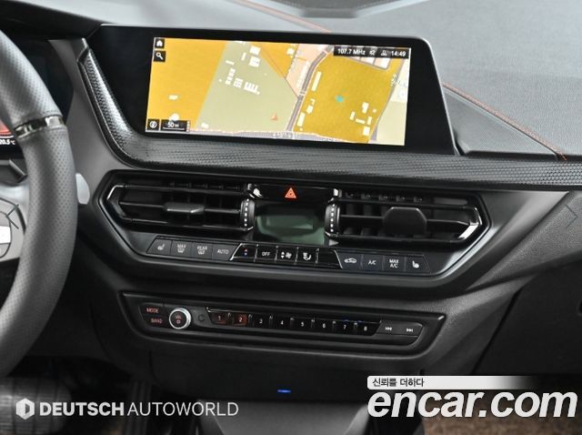 BMW 1-Series 2020 — photo 14