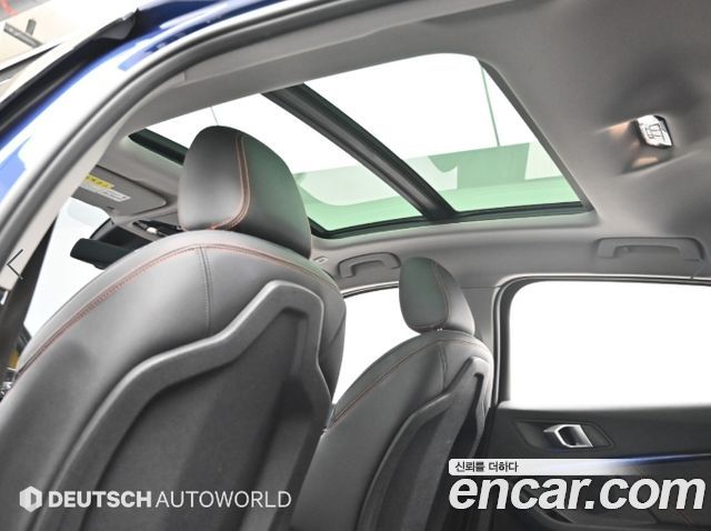 BMW 1-Series 2020 — photo 18