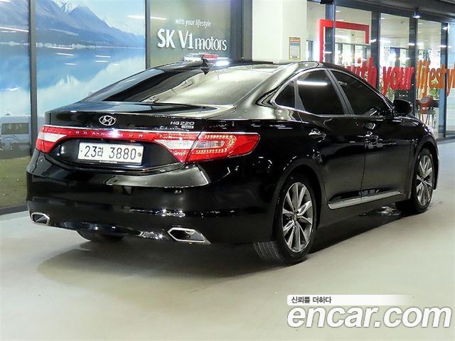 Hyundai Grandeur 2015 — photo 4