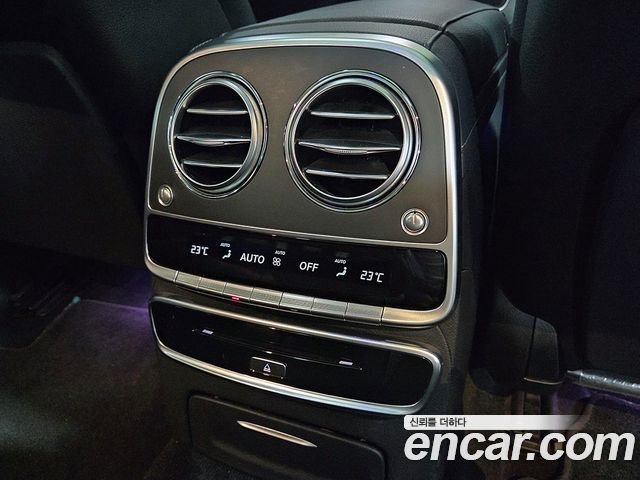 Mercedes-Benz S-Class 2015 — photo 16