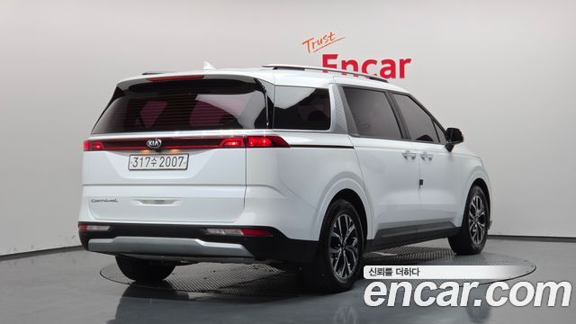 Kia Canival 2021 — photo 2