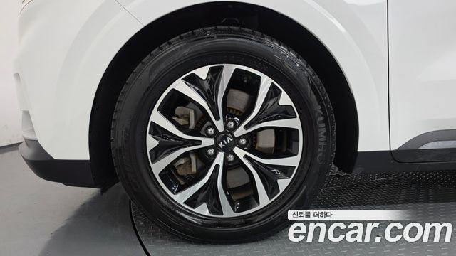 Kia Canival 2021 — photo 5
