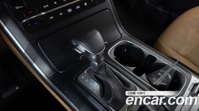 Kia Canival 2021 — photo 12