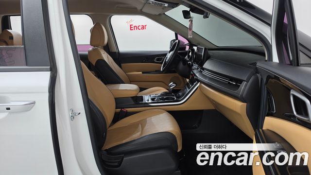 Kia Canival 2021 — photo 16