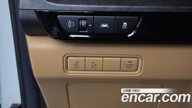 Kia Canival 2021 — photo 28
