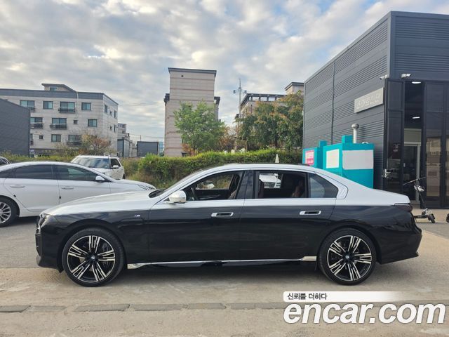 BMW 7-Series 2024 — photo 3