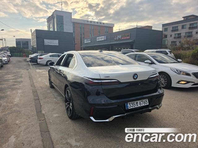BMW 7-Series 2024 — photo 4