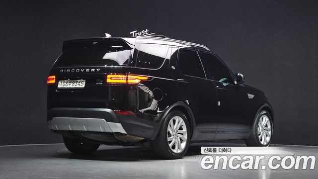 Land Rover Discovery 2019 — photo 2