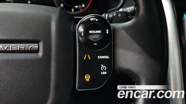 Land Rover Discovery 2019 — photo 17