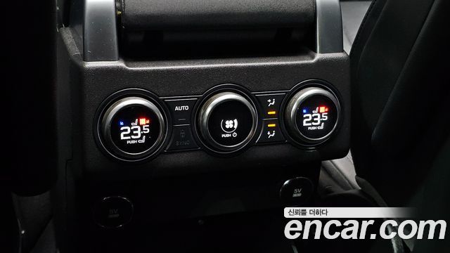 Land Rover Discovery 2019 — photo 19