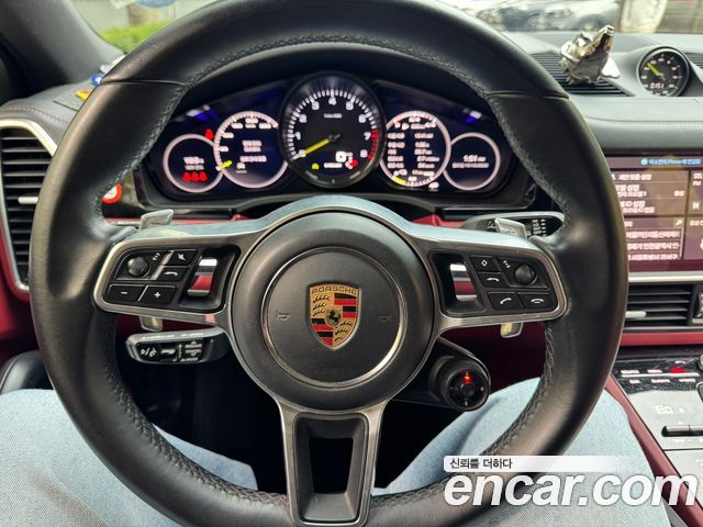Porsche Cayenne 2021 — photo 6