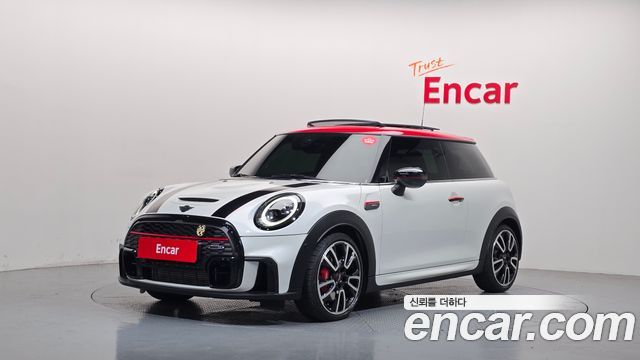 Mini Cooper 2024 — photo 1