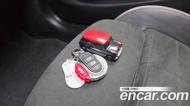 Mini Cooper 2024 — photo 21