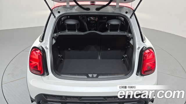 Mini Cooper 2024 — photo 22