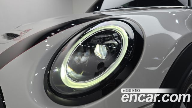 Mini Cooper 2024 — photo 8