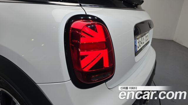 Mini Cooper 2024 — photo 9