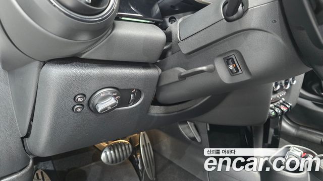 Mini Cooper 2024 — photo 28