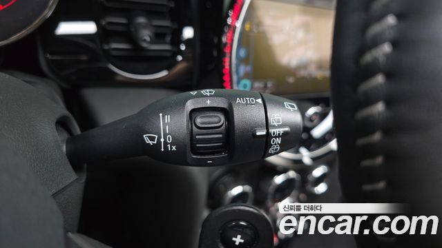 Mini Cooper 2024 — photo 29